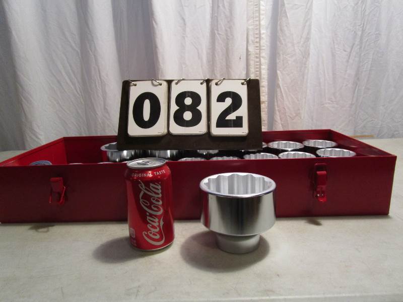 lot 82 image: 21 pc 1 Drive Socket-Wrench Set SAE