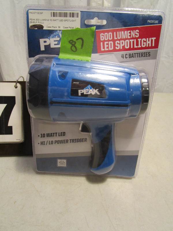 lot 87 image: Peak 600 Lumens LED Spotlight