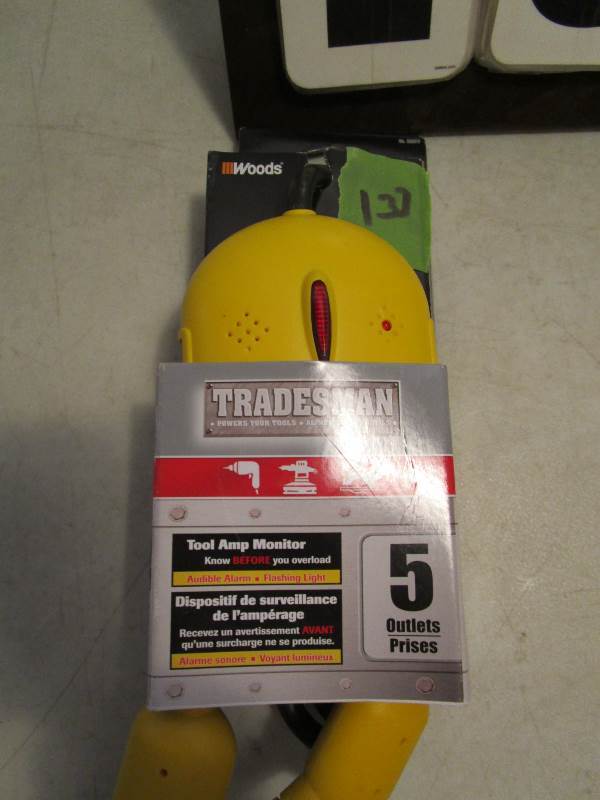 lot 137 image: Woods Tradesman OutletCords