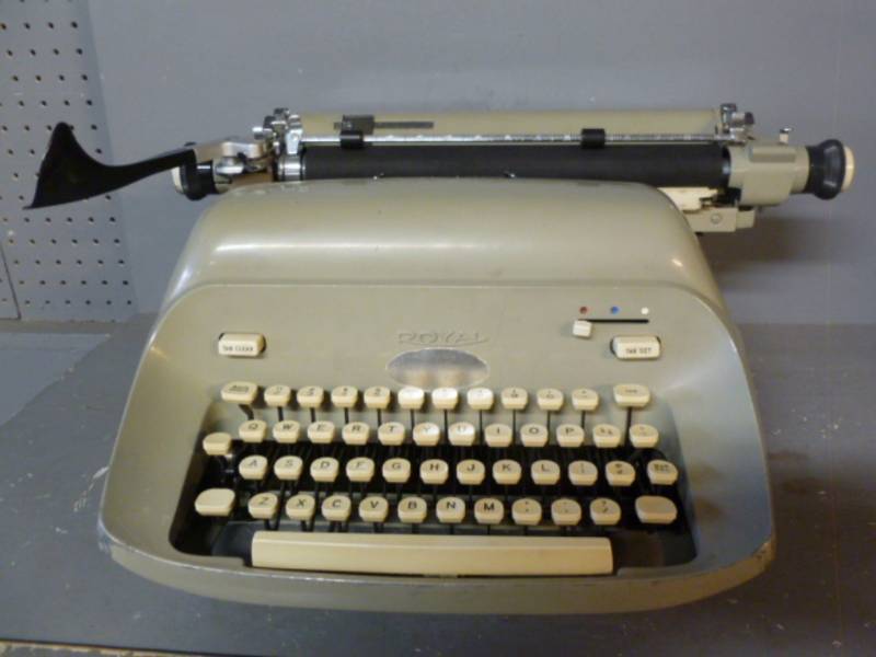lot 36 image: Vintage Typewriter