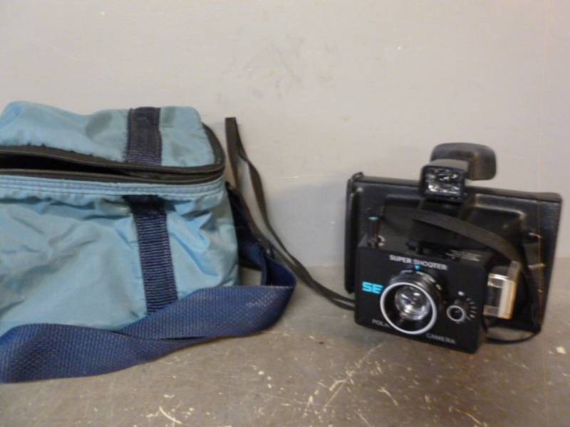 lot 45 image: Vintage Camera