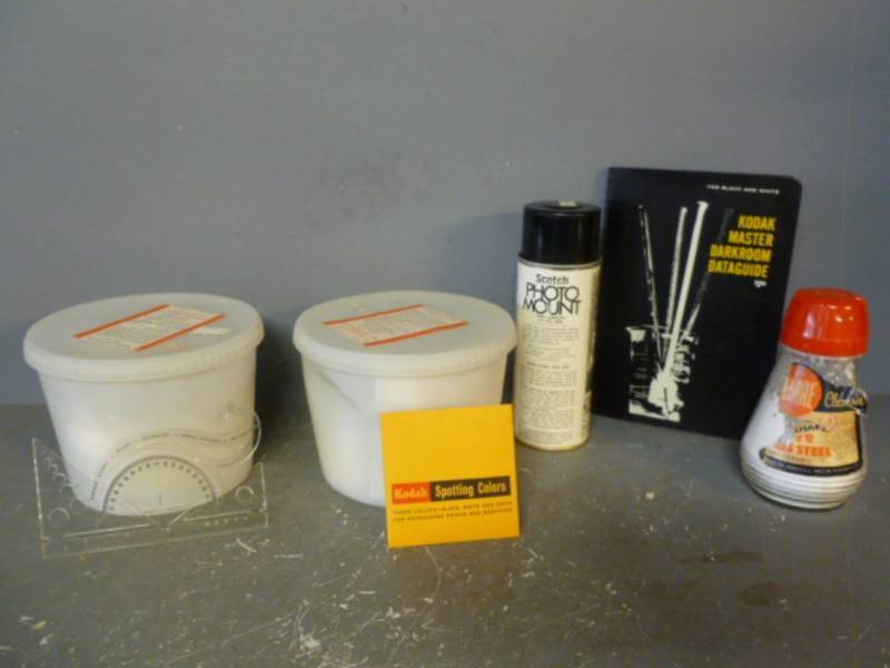 lot 57 image: Vintage Photo Developing Items