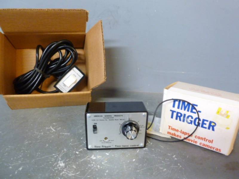 lot 64 image: New Vintage Camera Items