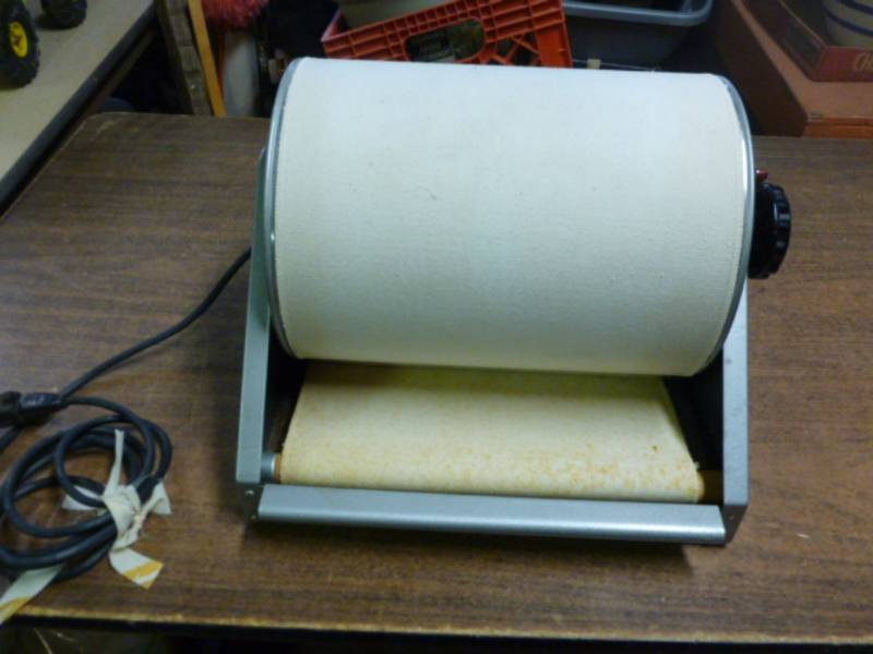 lot 68 image: Vintage Photo Developing Item