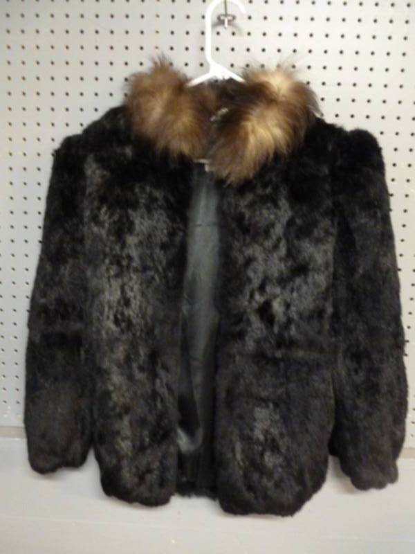 lot 71 image: Fur Coat