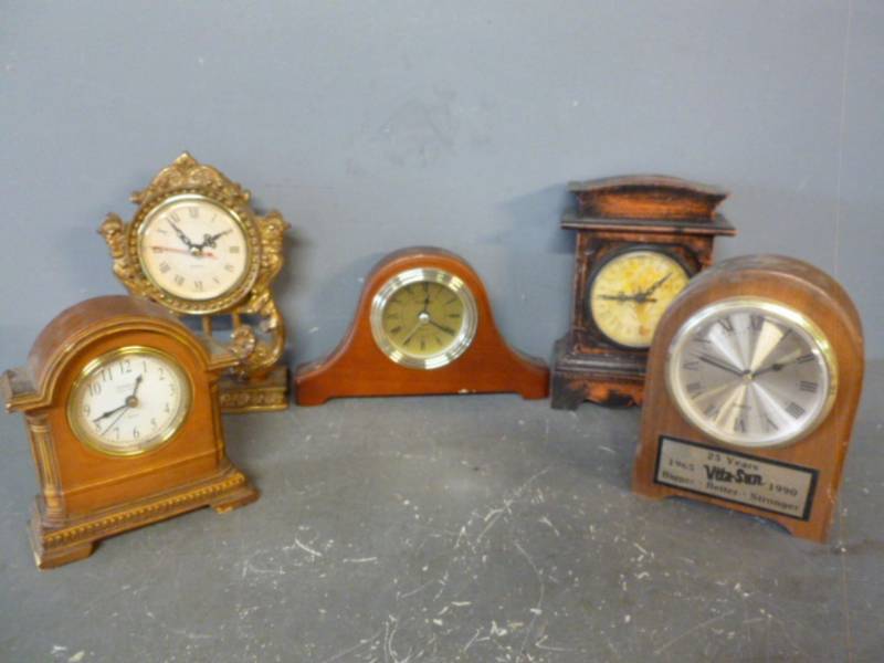 lot 127 image: Dresser Clocks