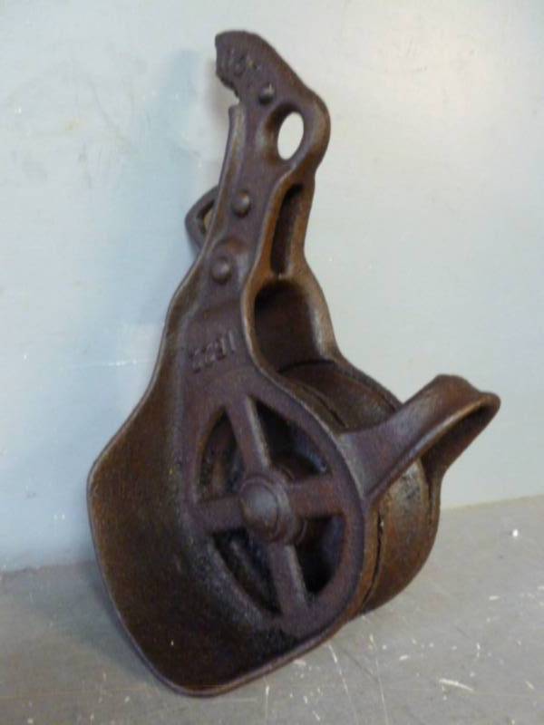 lot 145 image: Vintage Barn Pulley
