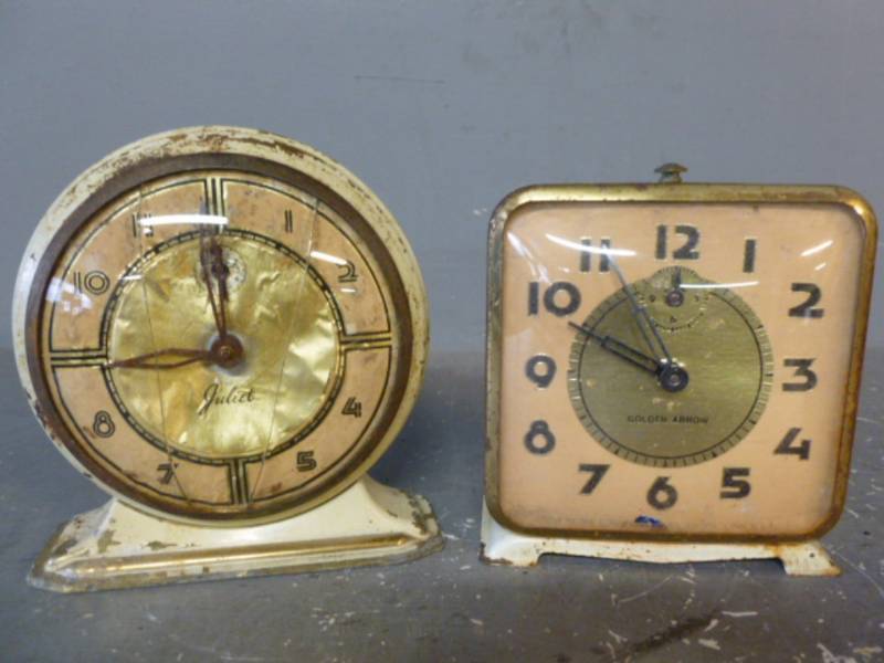 lot 161 image: Vintage Clocks