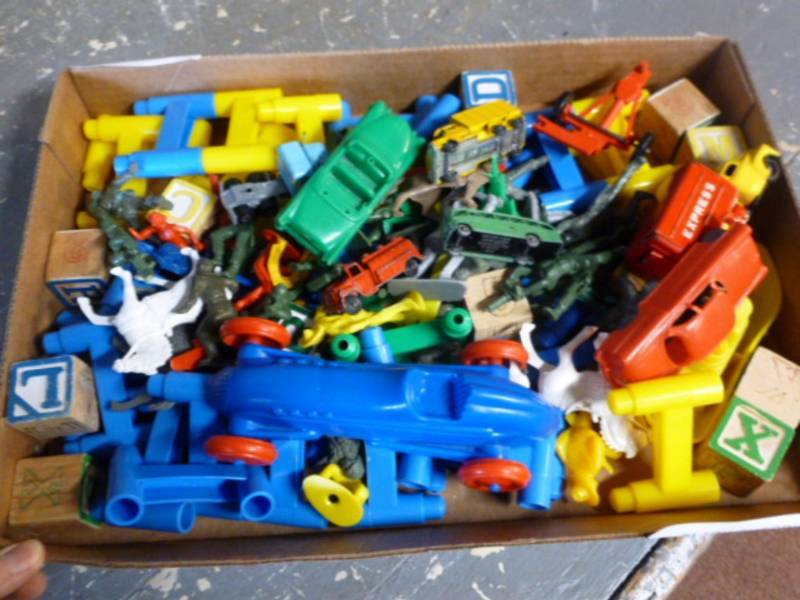 lot 175 image: Vintage Toys