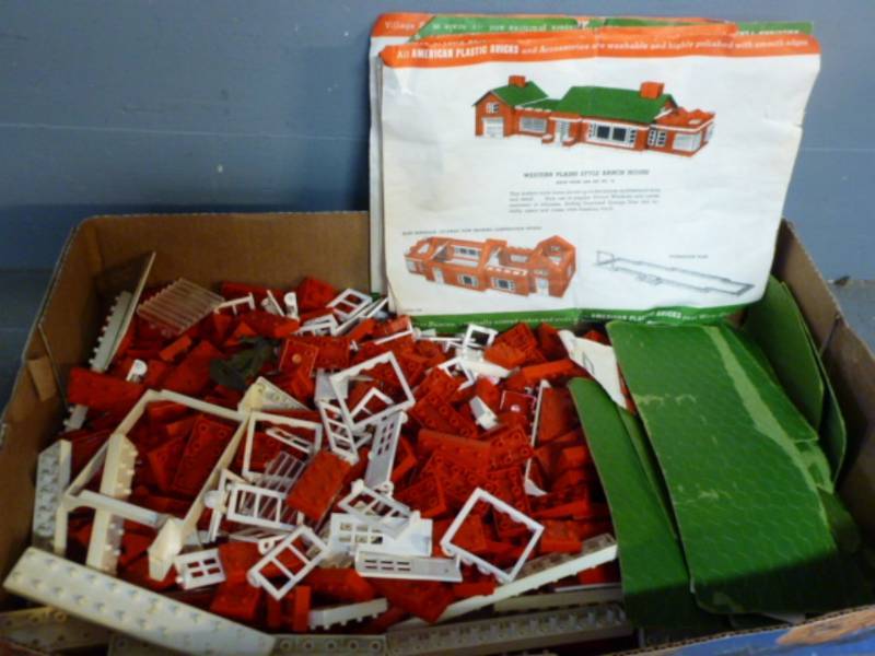 lot 176 image: Vintage Toys
