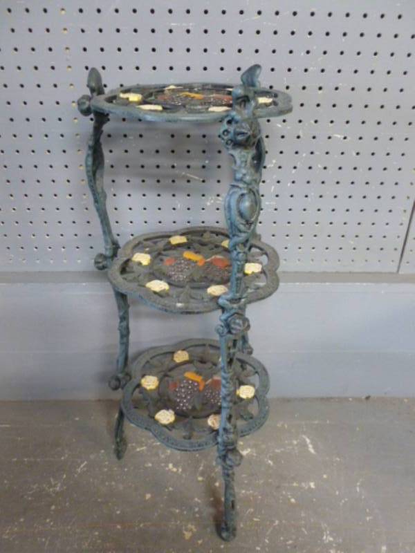 lot 182 image: Cast Iron Stand
