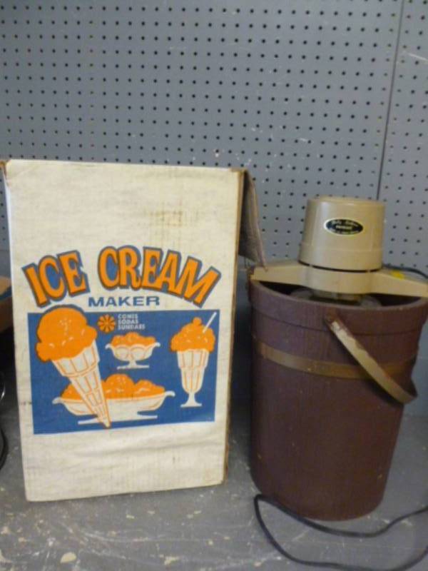lot 206 image: Vintage Ice Cream Maker