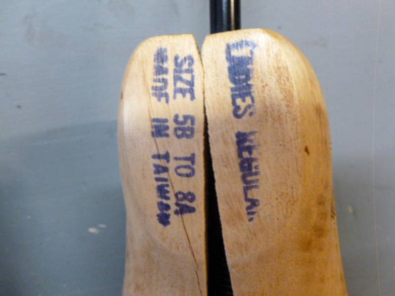 lot 219 image: Shoe Savers