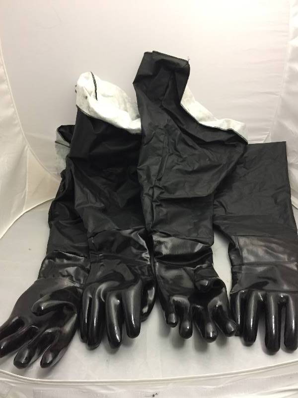 lot 428 image: 2 Pair Sand Blast Gloves