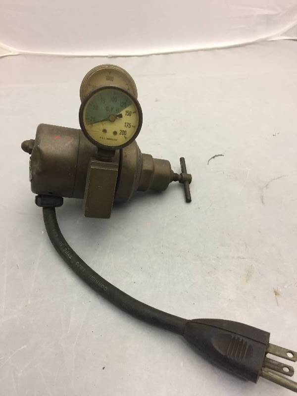 lot 429 image: Heated Gas Regulator by Air Reduction Inc