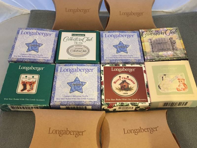 lot 450 image: Qty 12 LONGABERGER Tie Ons in Boxes