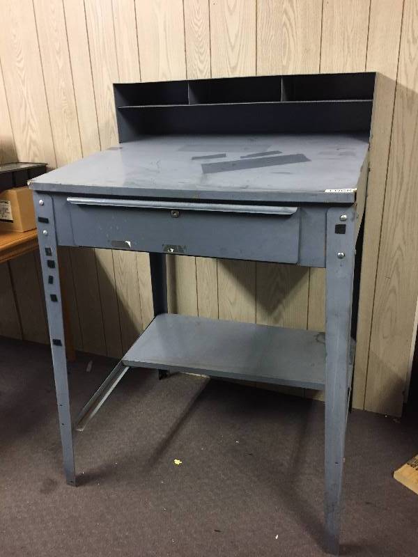 lot 393 image: Service Desk - Metal
