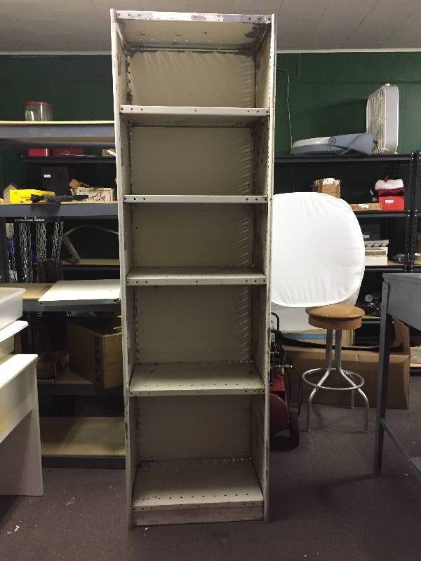 lot 400 image: Metal Shelving Unit