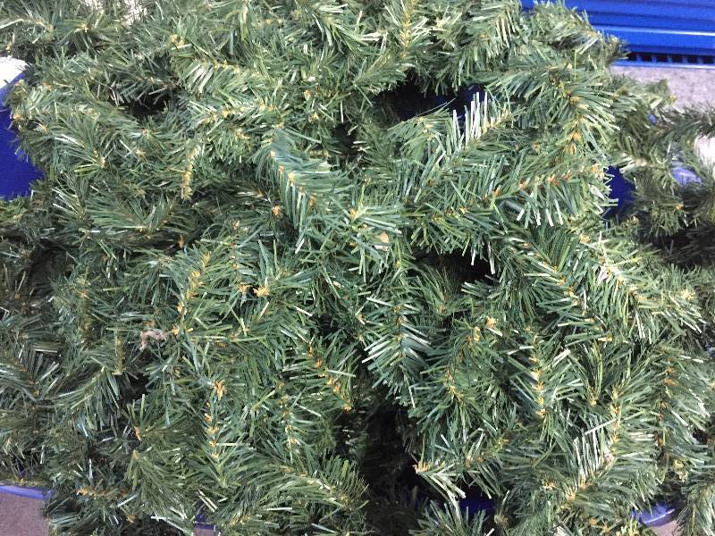 lot 420 image: Strings of Christmas Holiday Evergreen Garland