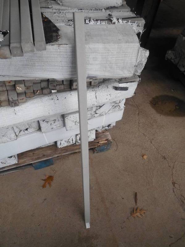lot 21 image: (48) COMPOSITE RHINO DECK BARN WOOD GRAY BALUSTER 42