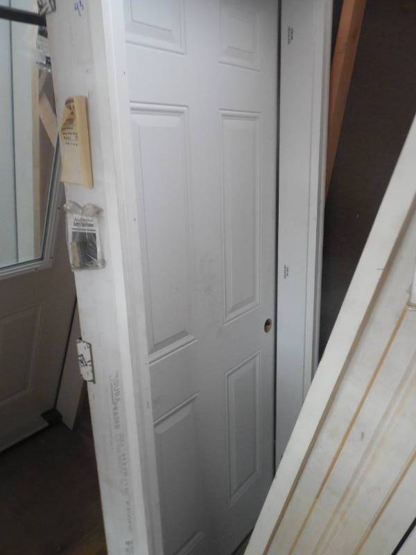 lot 43 image: BAYER 30 LEFT HAND DUAL BORE DOOR