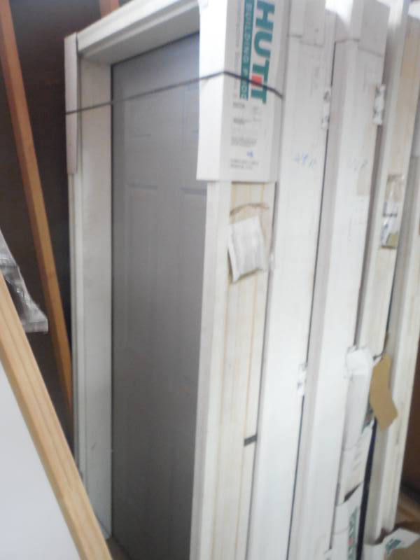 lot 44 image: HUTTIG 28 LEFT HAND IN SWING DOOR