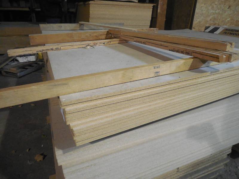 lot 148 image: (6) 49 x 97 x 58 Timblend Industrial Board Sheeting