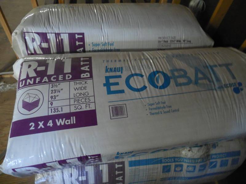 lot 102 image: (4) R11 EcoBatt 3-12 x 2314 x 93 Unfaced Insulation 135 SFBag 9 piecesBag