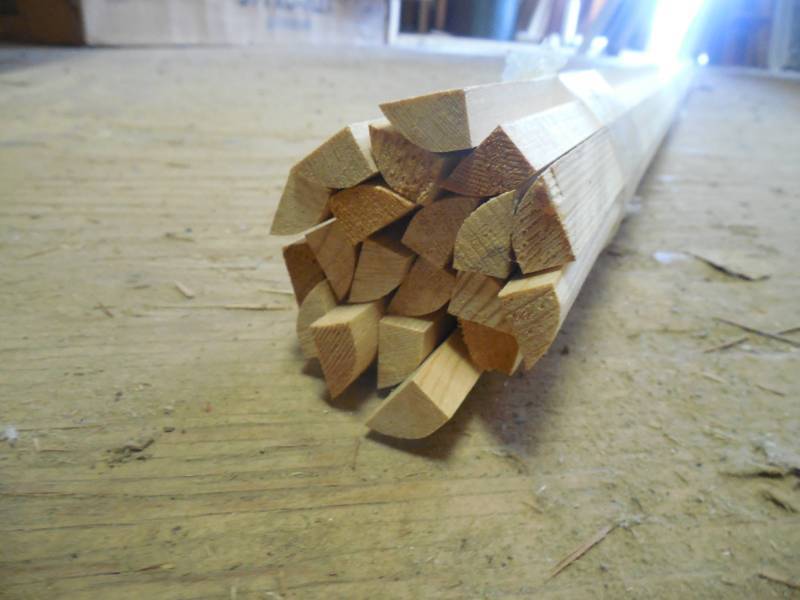 lot 119 image: (20) PINE QUARTER ROUND TRIM PIECES EACH ONE IS 6 LONG