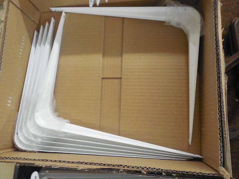 lot 253 image: (6) 10 X 12 SHELF BRACKETS- WHITE