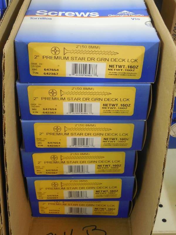 lot 334 image: 24 LBS - 2 TORX GREEN DECK SCREWS