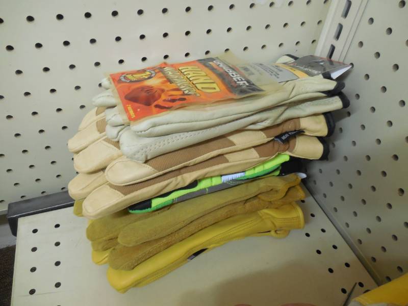 lot 341 image: (5) PAIRS OF GLOVES & HAND WARMER - XL