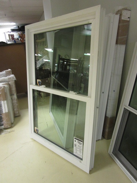 DOUBLE HUNG WINDOW