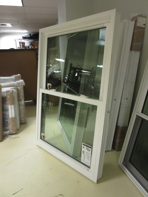 DOUBLE HUNG WINDOW