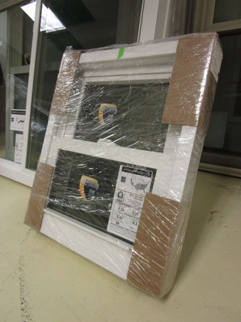 DOUBLE HUNG WINDOW