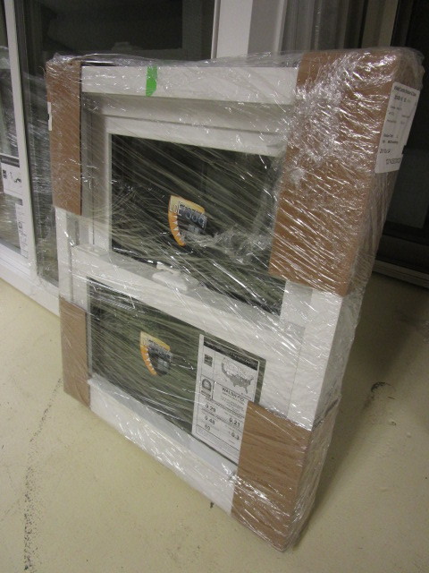 DOUBLE HUNG WINDOW