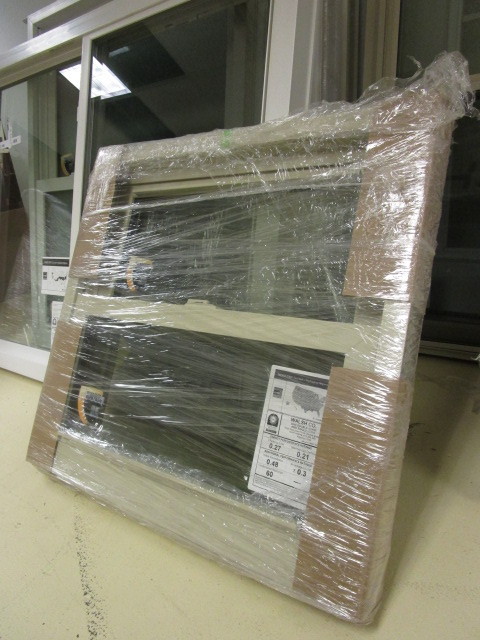DOUBLE HUNG WINDOW