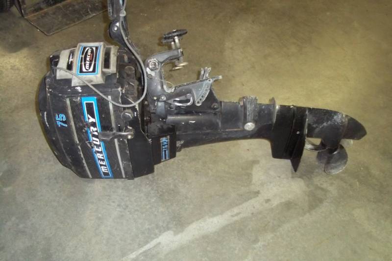 lot 10 image: Mercury 7.5 HP Outboard Motor