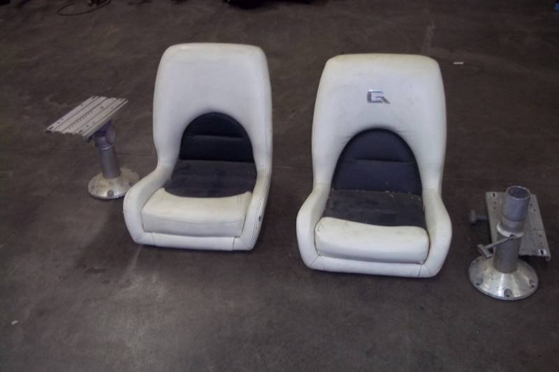 lot 15 image: Pair of Boat seats with pedestals