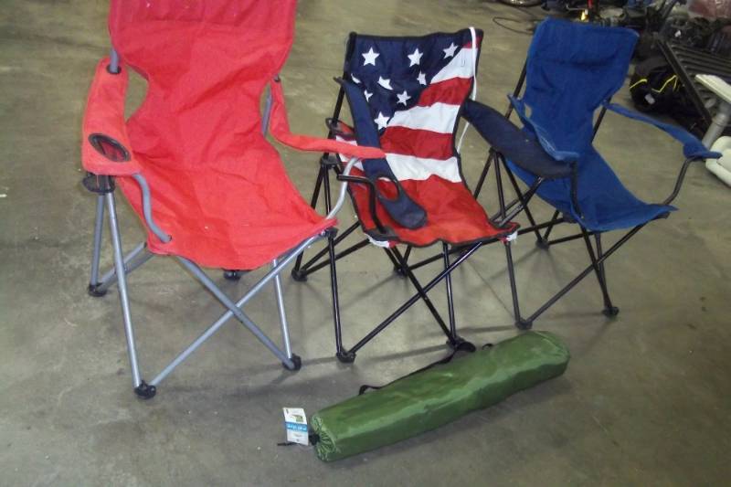 lot 17 image: 4 Folding Camp Chairs