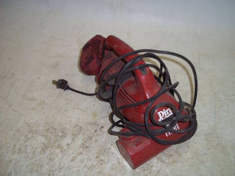 lot 26 image: Dirt Devil Ultra hand vac
