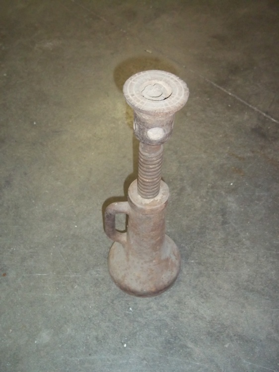 lot 27 image: Vintage Screw Jack