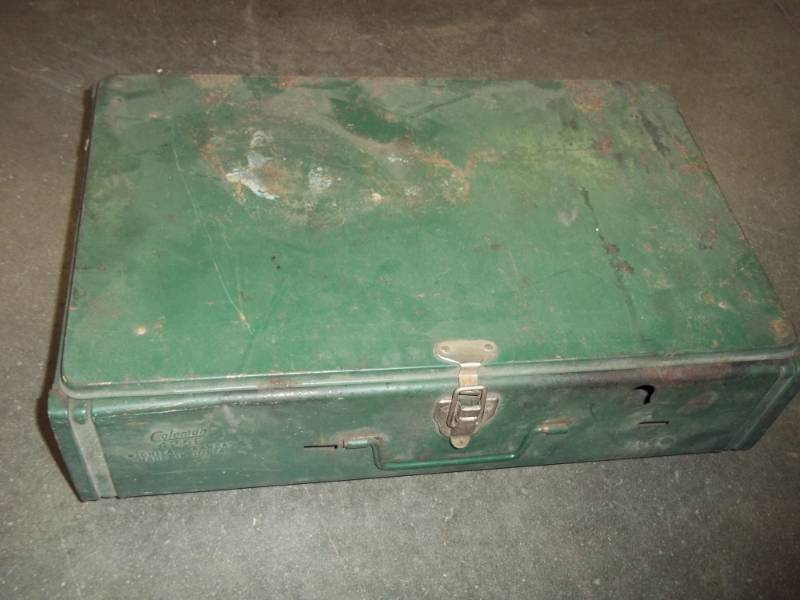 lot 29 image: Coleman 425E Camp Stove