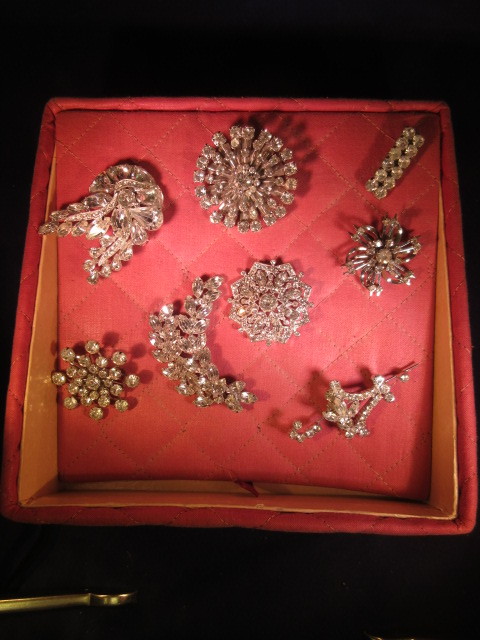 OUTSTANDING CLEAR RHINESTONE VINTAGE PINS W BOX
