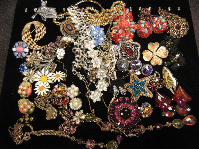 INCREDIBLY COLORFUL VINTAGE JEWELRY
