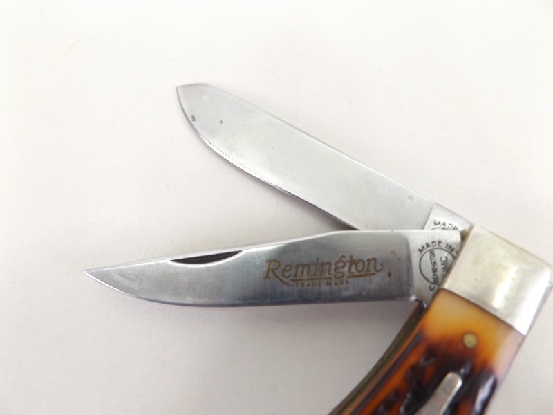 lot 19 image: Remington R1178 Bone Handled Pocket Knife