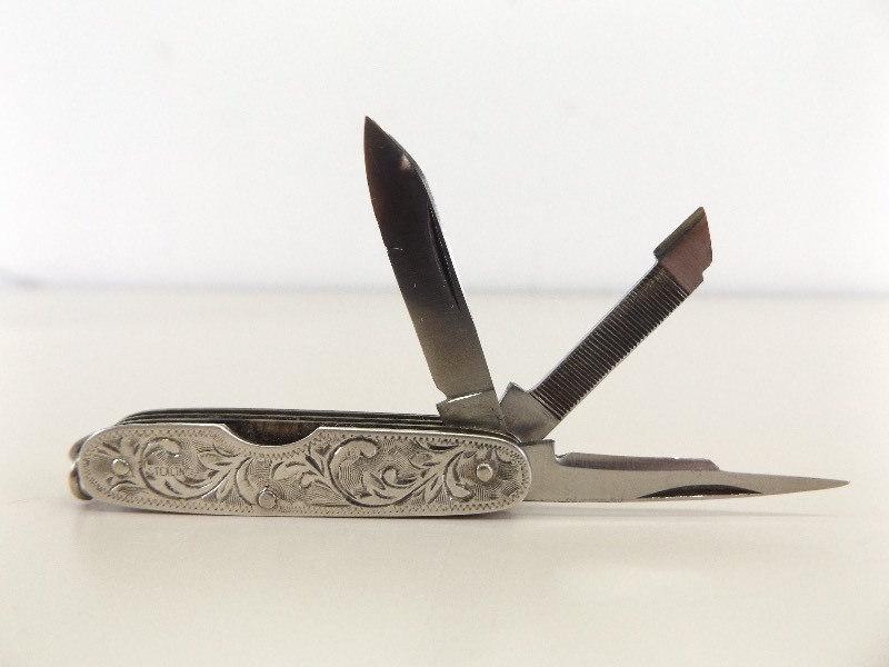 lot 17 image: Vintage Sterling Silver Pocket Knife