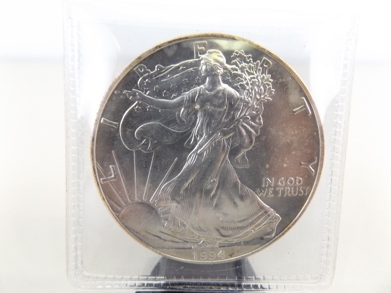 lot 53 image: MINT 1 Ounce 1994 American .999 Silver Eagle