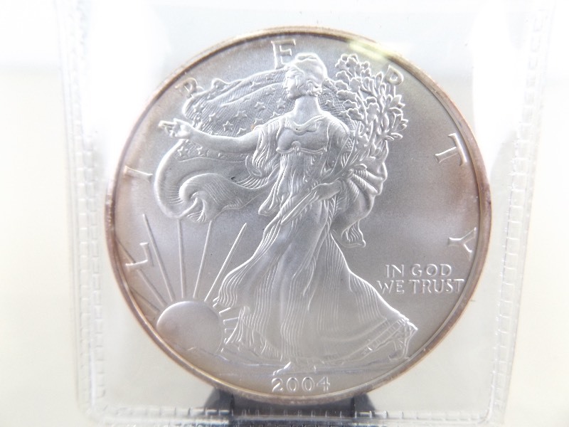 lot 60 image: MINT 1 Ounce 2004 American .999 Silver Eagle