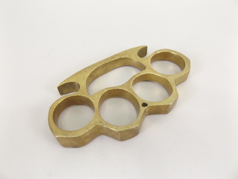 lot 22 image: Vintage SOLID Brass 4 Fingered Knuckle Ring